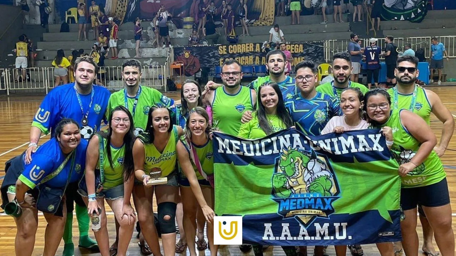 A imagem mostra os alunos de Medicina durante os Jogos CAMESP.