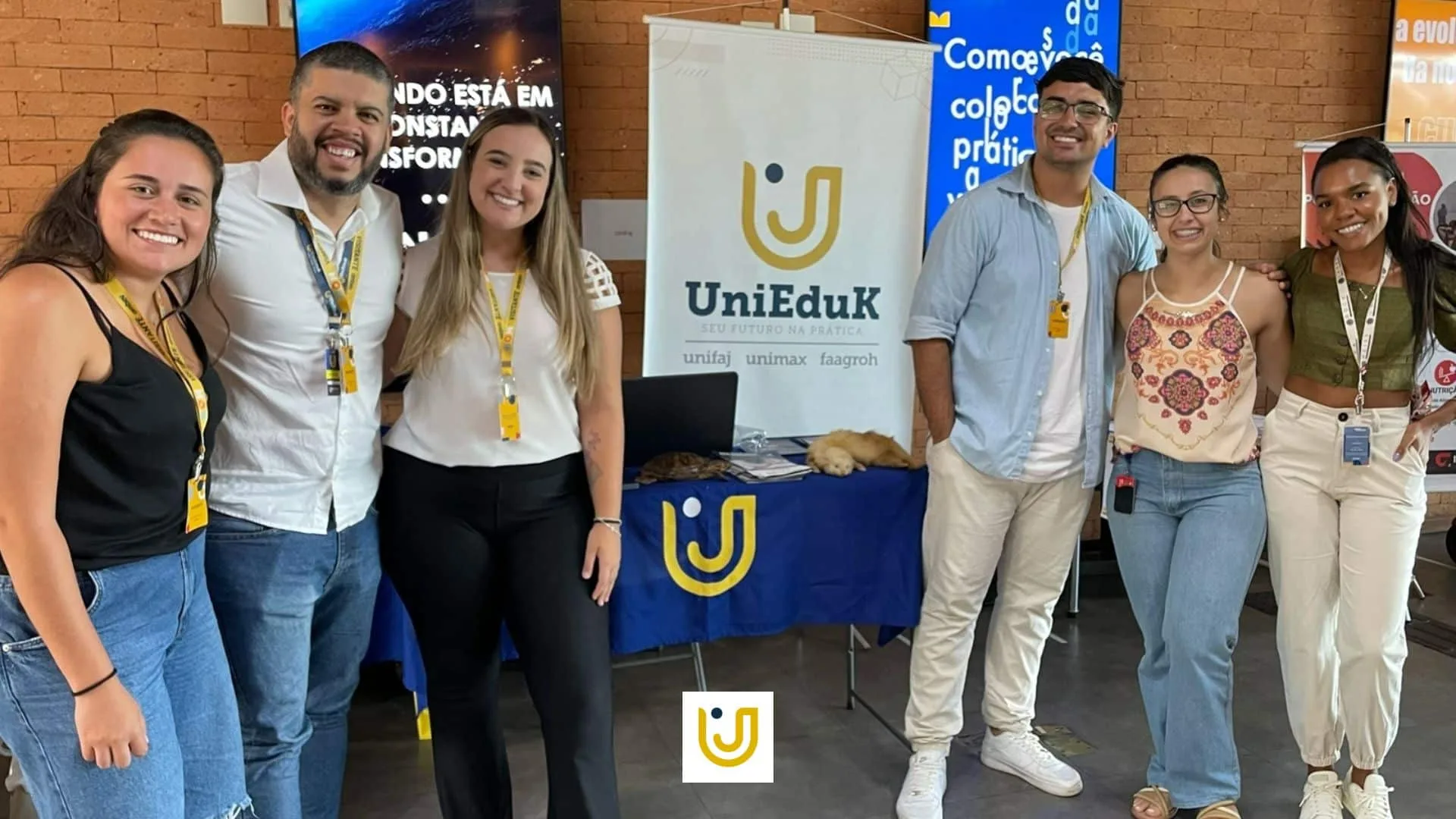 A imagem mostra momentos da Feira da Educação da Ambev