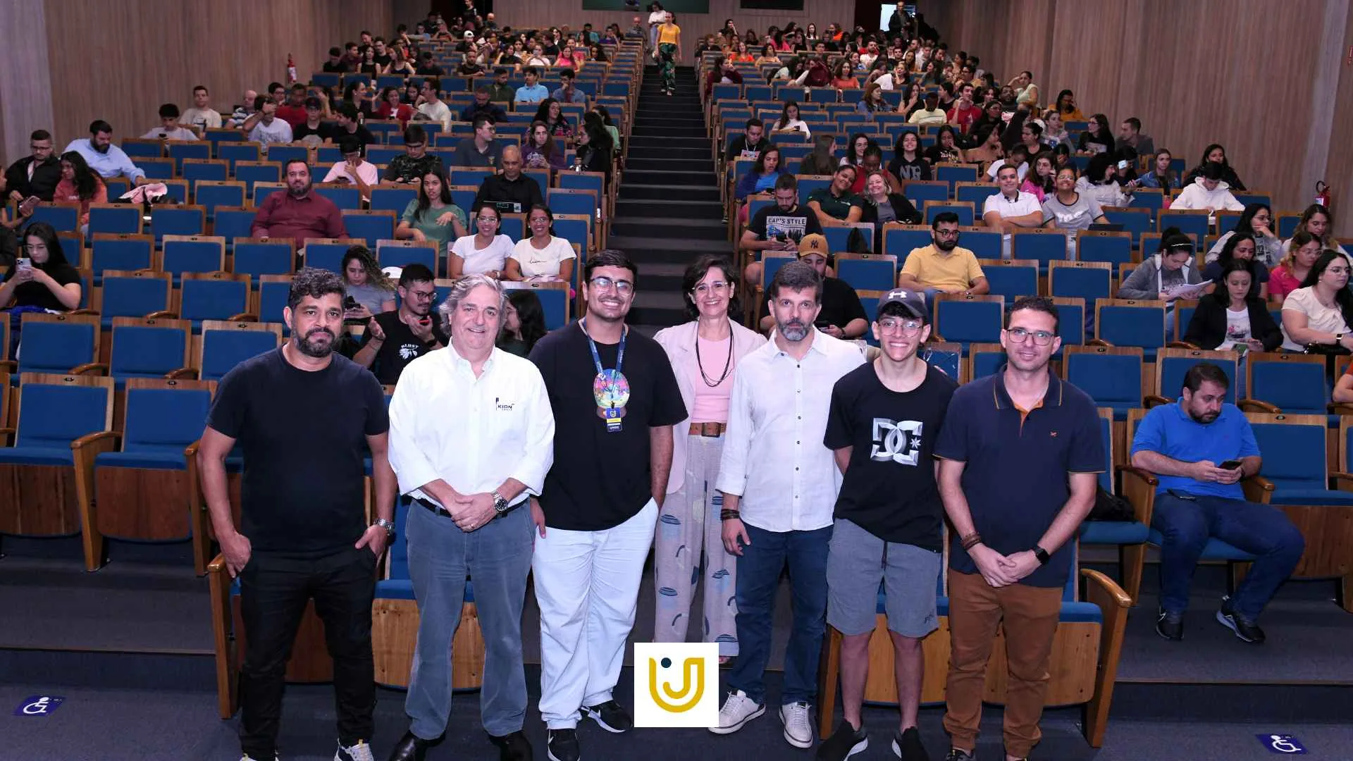 A imagem mostra momentos do primeiro esquenta Startup Weekend