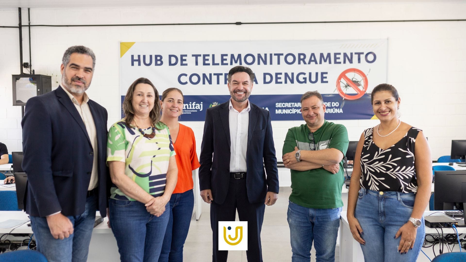 Professor André Lemos, coordenador do curso de Medicina da UniFAJ, Ana Lima, presidente do Conselho de Assistência Social e primeira dama de Santo Antônio de Posse, Graziela Lima, superintendente de Saúde de Santo Antônio de Posse, professor Flávio Pacetta, diretor geral da UniFAJ, Paulo José, Secretário de Saúde de Santo Antônio de Posse, e Ana Brandão, vice-prefeita de Santo Antônio de Posse, estiveram reunidos no hub da dengue, na UniFAJ, na manhã de terça-feira, dia 7