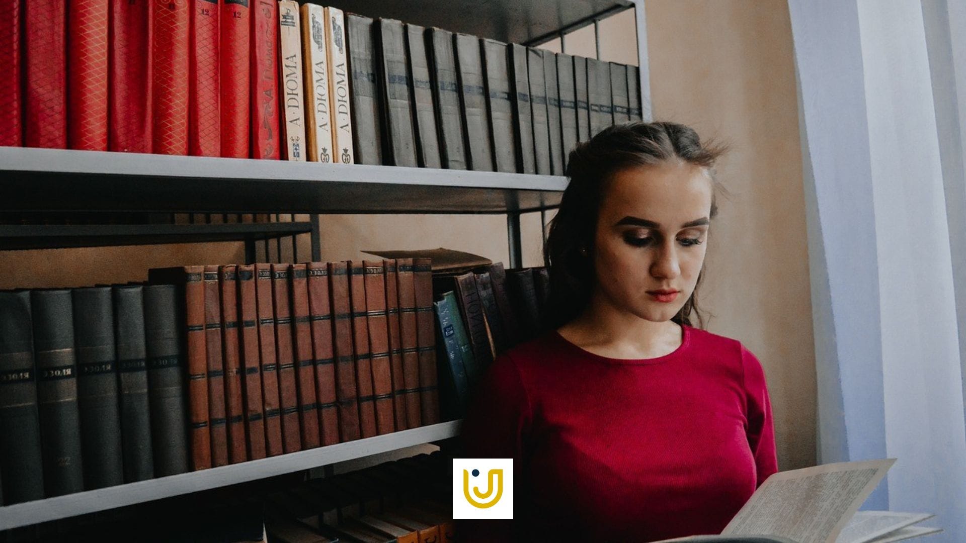O questionário está aberto aos graduandos da UniFAJ e UniMAX, por meio do aplicativo "AvaliEduK"; as respostas são anônimas e geram quatro créditos complementares Está aberta a todos os alunos do Centro Universitário de Jaguariúna (UniFAJ) e do Centro Universitário Max Planck (UniMAX) a pesquisa "Saúde Mental dos Universitários". O questionário faz parte de um estudo que visa entender como está a qualidade de vida dos graduandos e elaborar estratégias e programas de melhorias para o ambiente universitário. Para participar e contribuir com os estudos, basta acessar o link do questionário "Saúde Mental dos Universitários" no aplicativo "AvaliEduK" ou em seu e-mail. As respostas são anônimas e a participação gera quatro créditos complementares. Como está a saúde mental dos universitários? Quais sintomas prevalecem e com qual gravidade? A pesquisa ajudará na compreensão desse cenário e na elaboração de um programa de prevenção e intervenção que visa reduzir o impacto dos transtornos mentais na vida dos alunos, contribuindo para um melhor desfecho de seu futuro socioprofissional. A pesquisa é voltada a todos os universitários do Grupo UniEduK, independente do curso e semestre. O projeto Os transtornos mentais estão associados a um pior desempenho acadêmico e maior probabilidade de desistência do curso universitário. Para mudar essa realidade e tornar o ambiente das universidades mais consciente e focado no bem-estar mental dos alunos, o projeto "Saúde Mental dos Universitários" foi criado e iniciou suas pesquisas em 2023. A pesquisa faz parte de um estudo alinhado com várias outras pesquisas internacionais, reunindo dados de 61 universidades no Brasil e no mundo, como o King's College, The University of Newcastle Australia e a National University of Singapore (NUS). No Brasil, o projeto "Saúde Mental dos Universitários" é gerenciado pelo Centro de Pesquisa e Inovação em Saúde Mental (CISM), ligado ao Instituto de Psiquiatria do Hospital das Clínicas da Faculdade de Medicina da Universidade de São Paulo (HCFMUSP) e que mantém, entre seus parceiros, os centros universitários UniFAJ e UniMAX. Aliado à detecção precoce de transtornos mentais e ao oferecimento de um tratamento adequado, um programa focado nas prioridades de saúde mental em ambientes universitários, incluindo a promoção da conscientização e foco no bem-estar mental, é capaz de reduzir impactos negativos e melhorar a vida acadêmica dos estudantes. A intenção dos pesquisadores é também monitorar a eficiência do eventual programa de prevenção em saúde mental. Por isso, o estudo observará a evolução dos dados coletados ao longo do tempo através de um acompanhamento periódico. Entre as possibilidades avaliadas pelos pesquisadores na construção do programa está a elaboração de intervenções que incluem, por exemplo, a adoção de acomodações acadêmicas para estudantes neurodivergentes e a criação de um centro de identificação, encaminhamento e aconselhamento em saúde mental para os universitários.