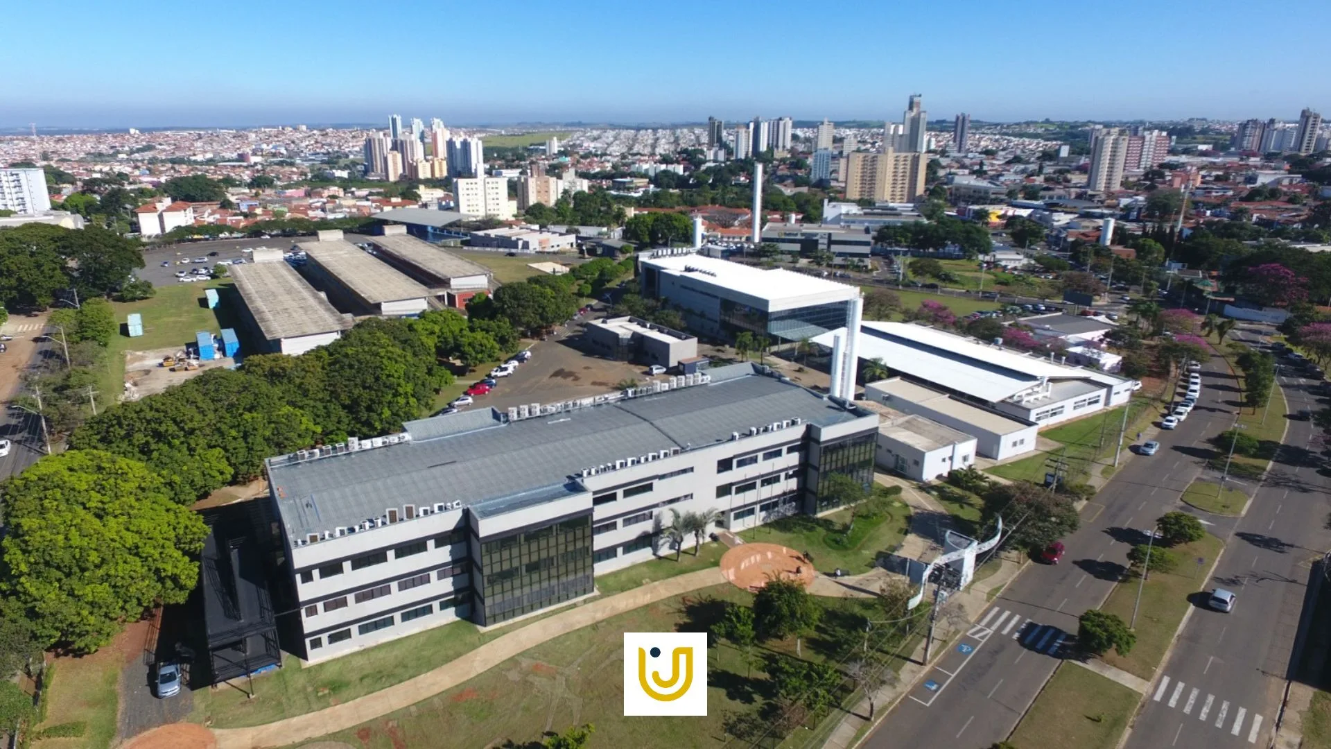 A parceria da UniMAX com o sistema de saúde de Indaiatuba, bem como a ampla rede hospitalar, permite que os alunos vivenciem a prática da saúde coletiva em um amplo ecossistema de saúde dos municípios da região de Indaiatuba.
